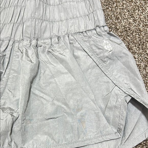 Free people movement feelin fit femme high waisted silver running workout shorts - Picture 2 of 6